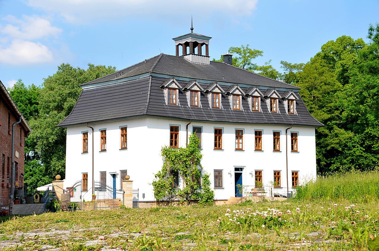Biohotel Stiftsgut Wilhelmsgluecksbrunn Creuzburg Exterior photo